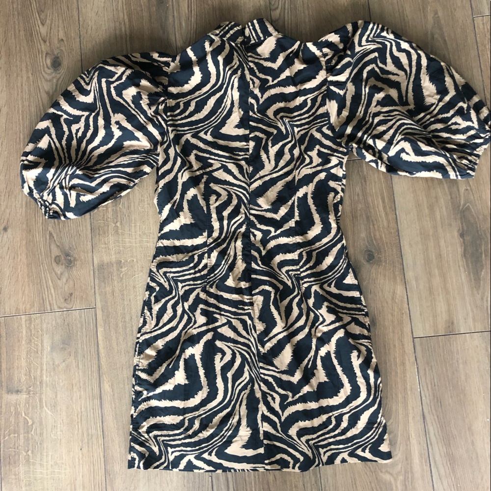 GANNI mockneck minidress, coffee swirl pattern, fits US XS/S - Picture 2 of 4